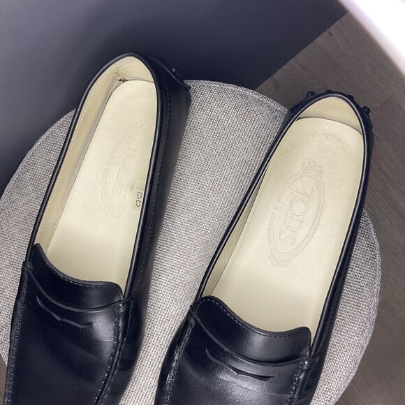 Tod’s Womens Black Leather Penny Loafer Gommino Driving Shoe EU 39 (US 8.5) - Picture 14 of 16